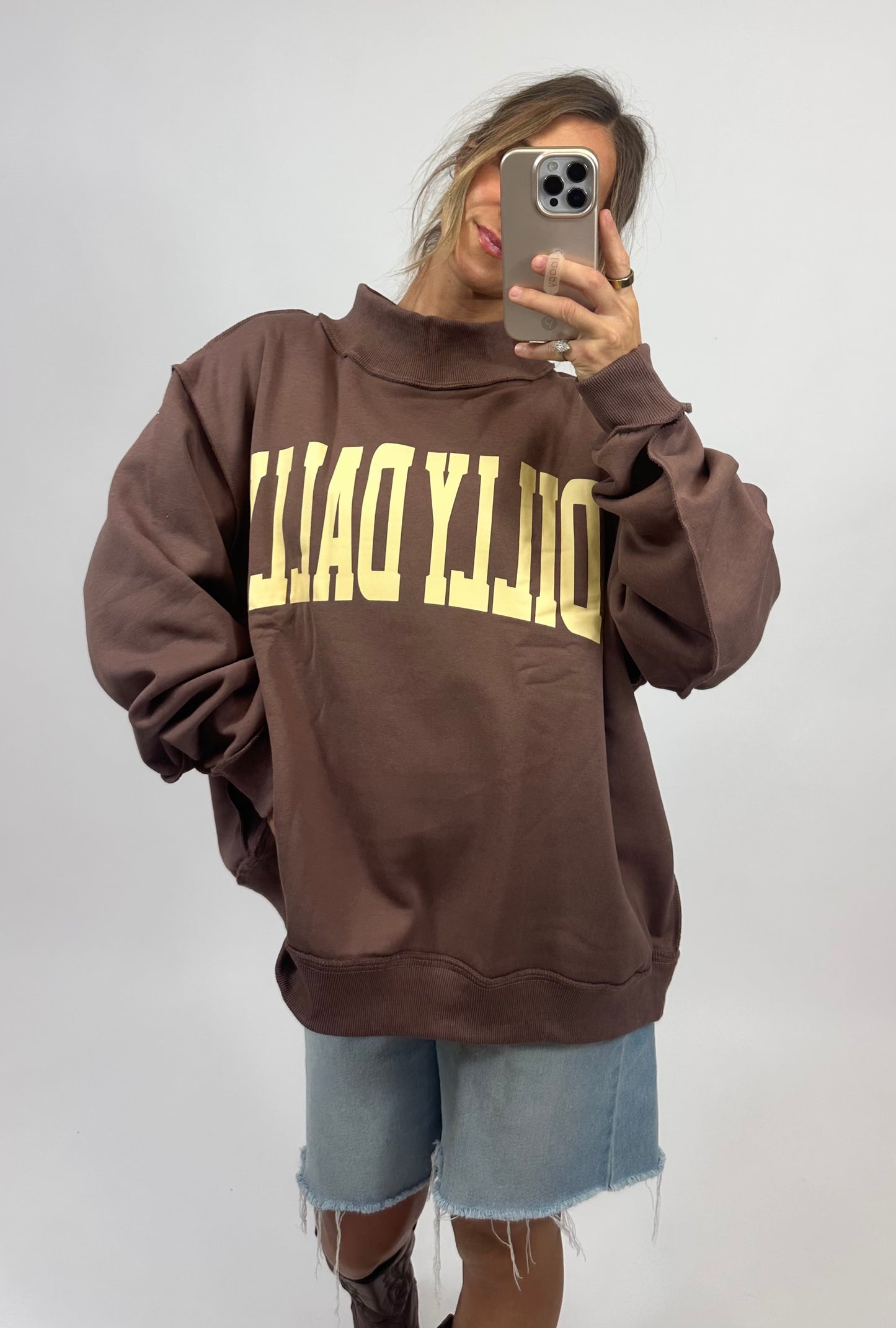 Dilly Dally Sweatshirt - Brown