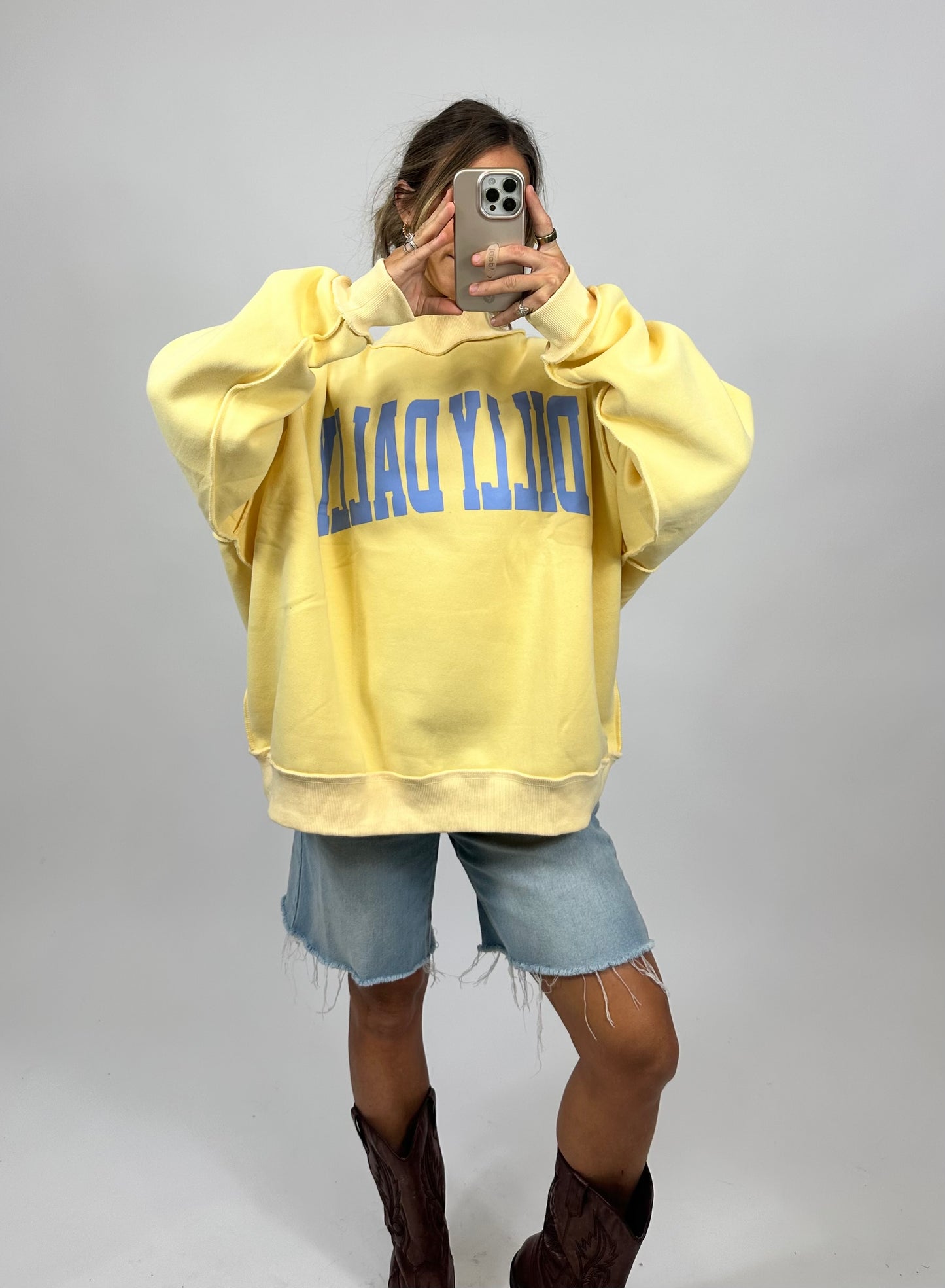 Dilly Dally Sweatshirt - Yellow