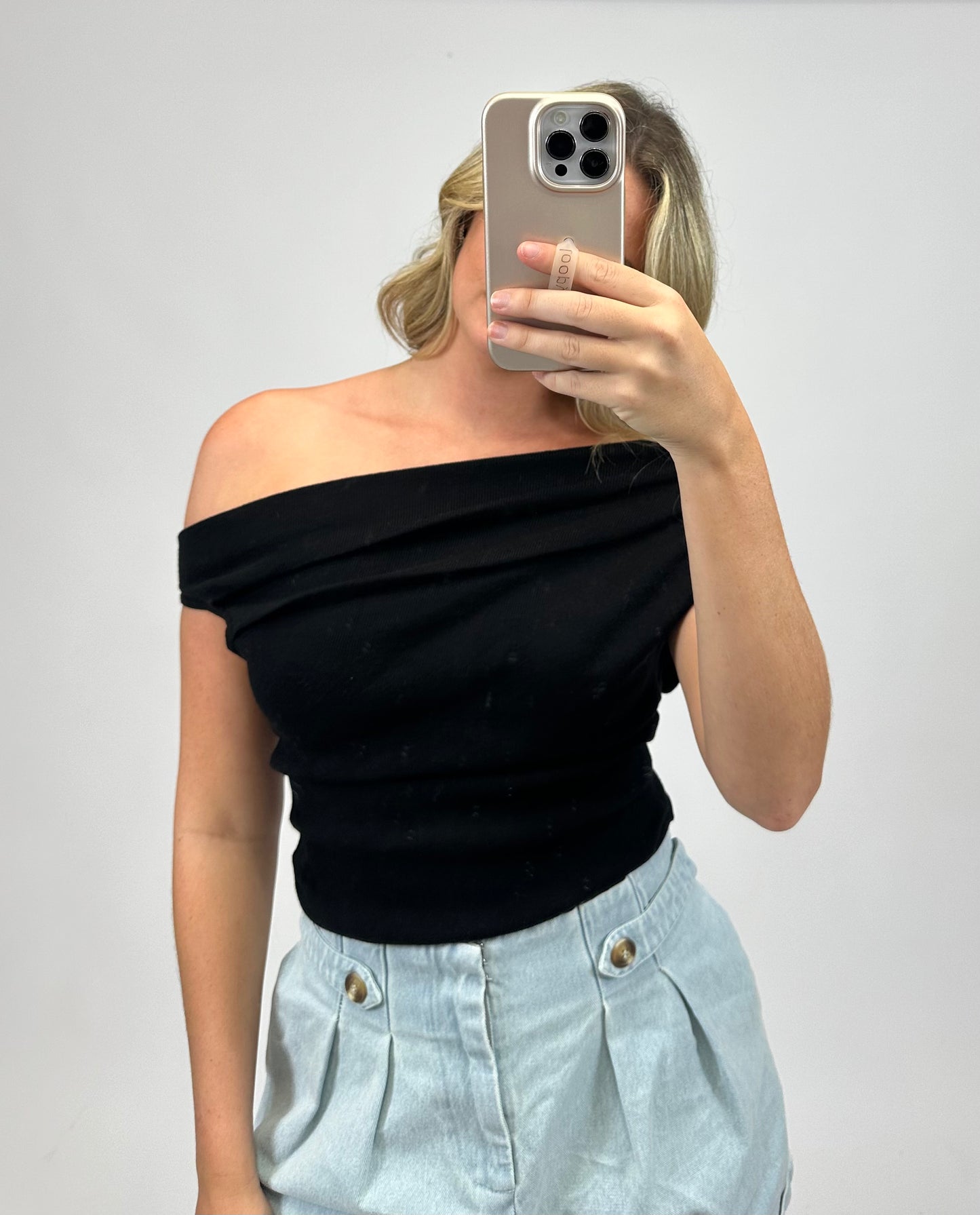 Grace Off the Shoulder